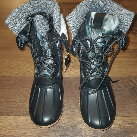 Henry Ferrera Snow Boots - Picture 2 of 5